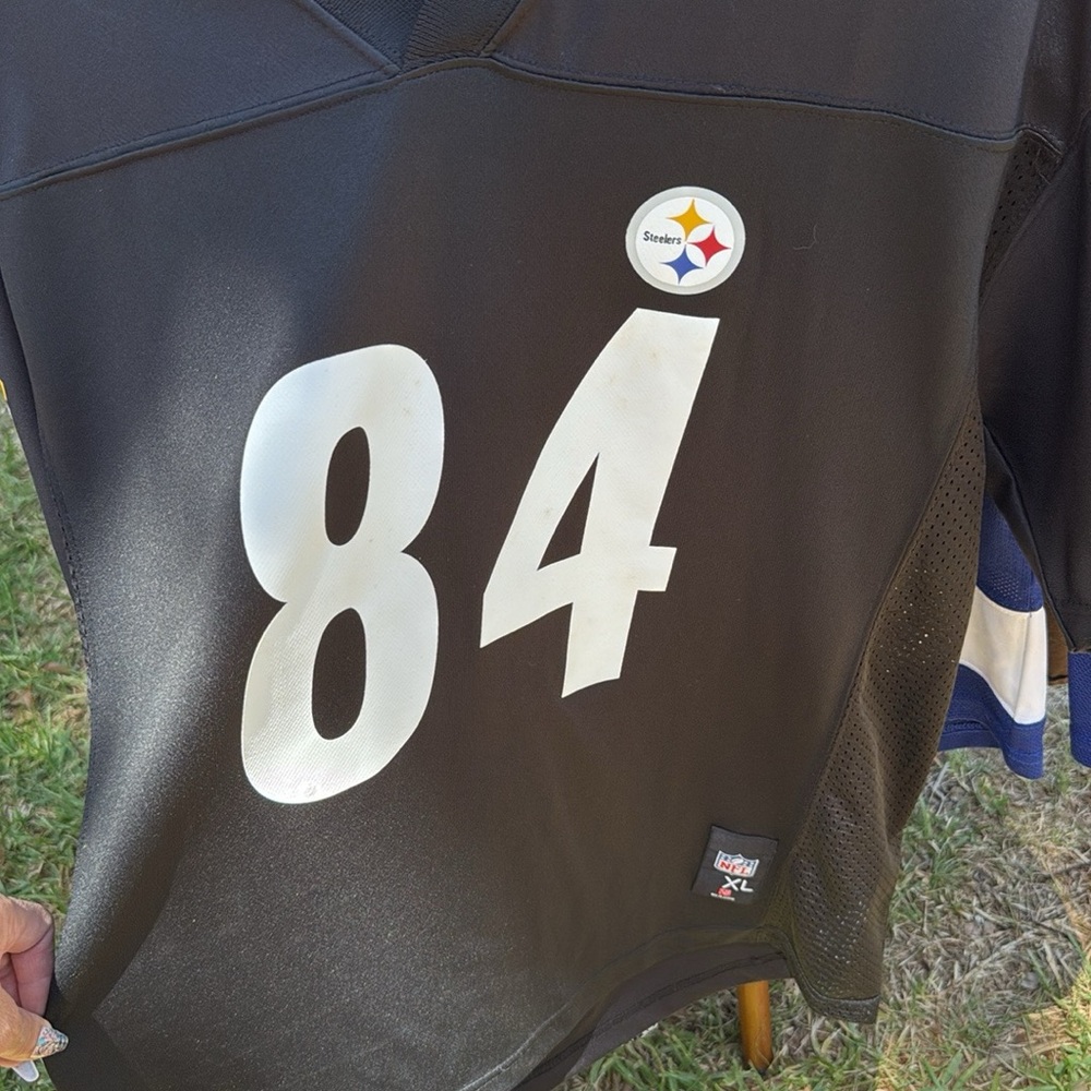 Black Steelers Jersey with Number 84